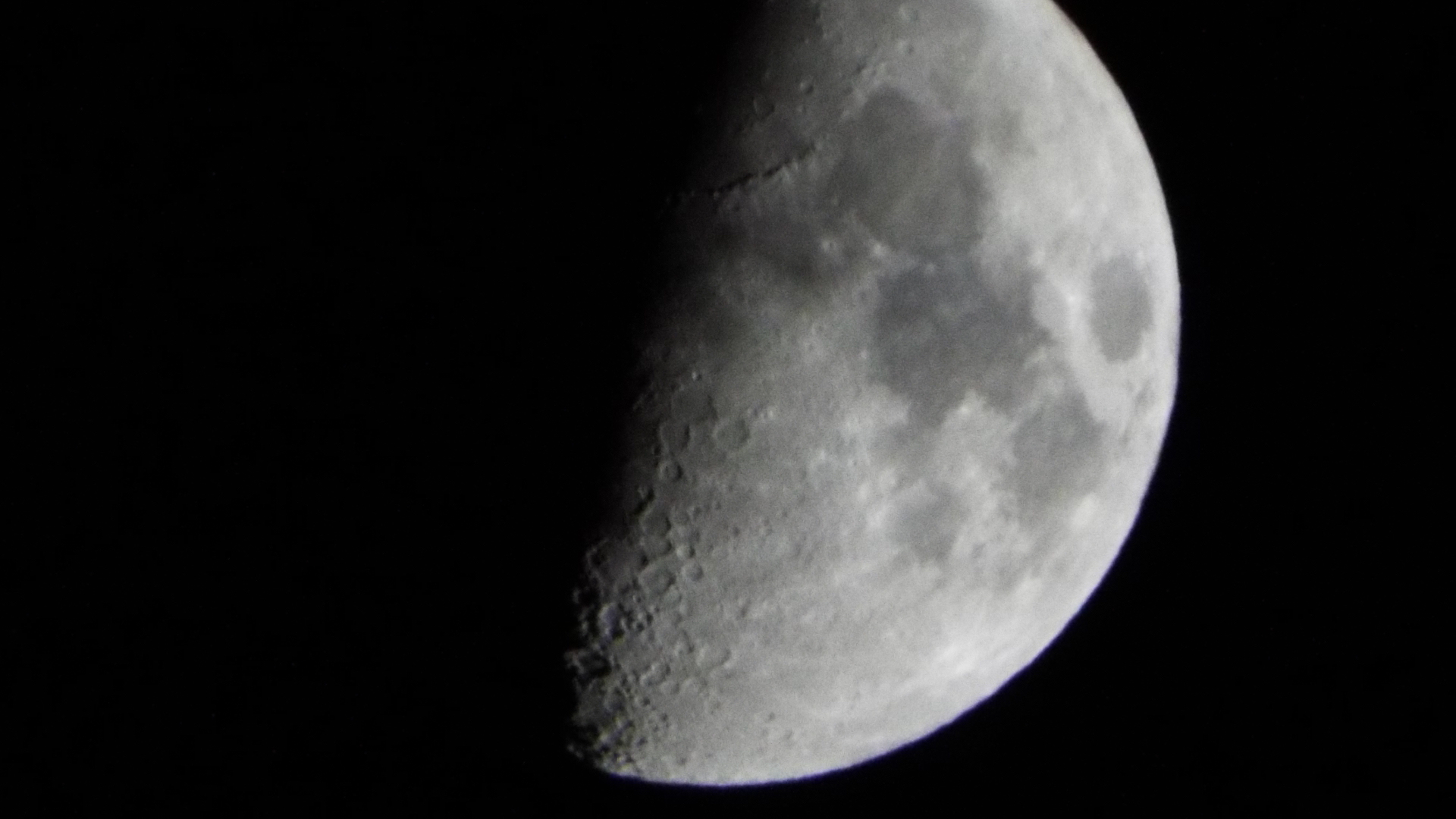 �N���[�^�[���B�ꂽ������